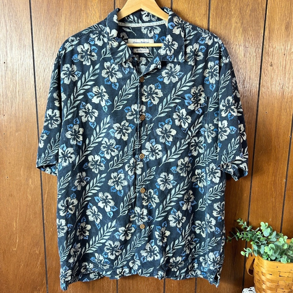 Tommy Bahama 100% Silk Shirt XL Tropical Floral Short Sleeve Button Down